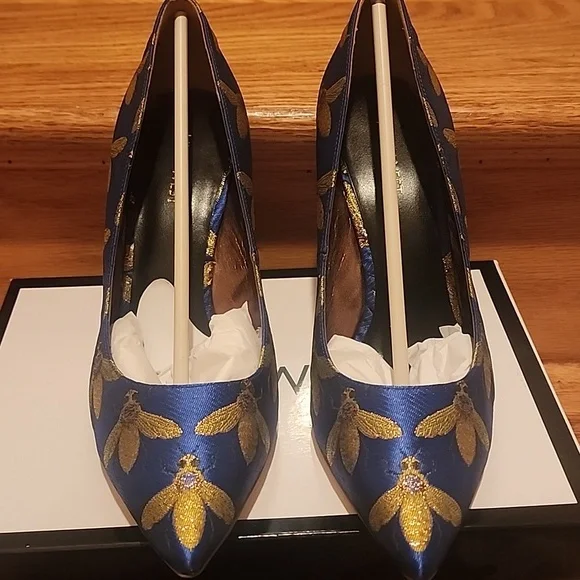 New In Box Nine West "NW Tatiana" Blue Gold Bee Pumps 9.5 - Picture 3 of 11